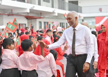 Muizzu with teachers