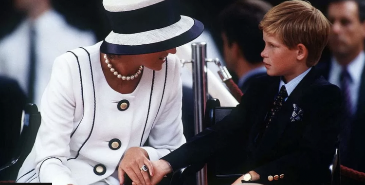 Princess Diana with Prince Harry on VJ Day 1995